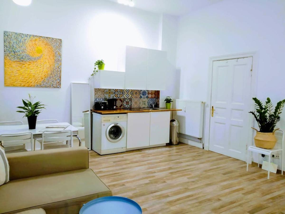 Cozy In Friedrichshain, 4 Quiet Guests Only Apartment