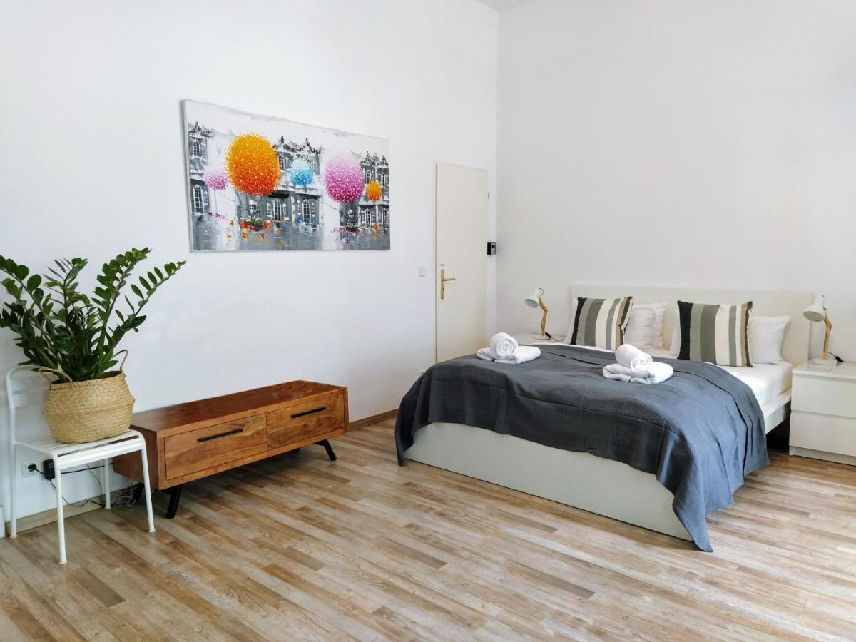 Cozy In Friedrichshain, 4 Quiet Guests Only Apartment *